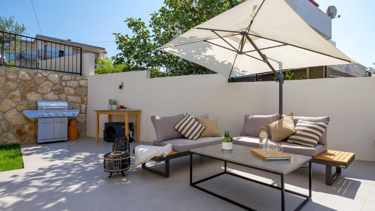 Apartments Villa Frankola With Swimming Pool Crikvenica Kültér fotó