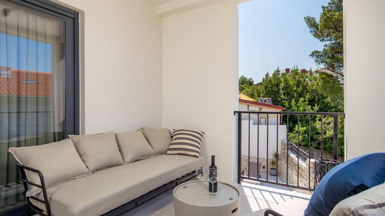 Apartments Villa Frankola With Swimming Pool Crikvenica Kültér fotó