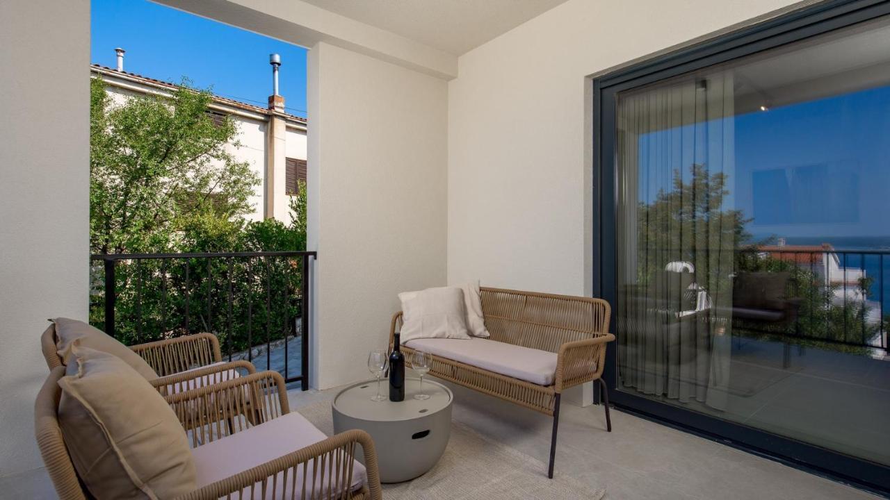 Apartments Villa Frankola With Swimming Pool Crikvenica Kültér fotó