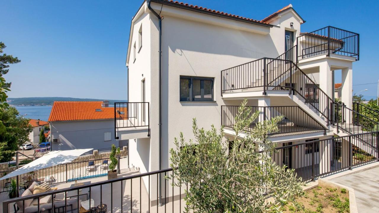 Apartments Villa Frankola With Swimming Pool Crikvenica Kültér fotó