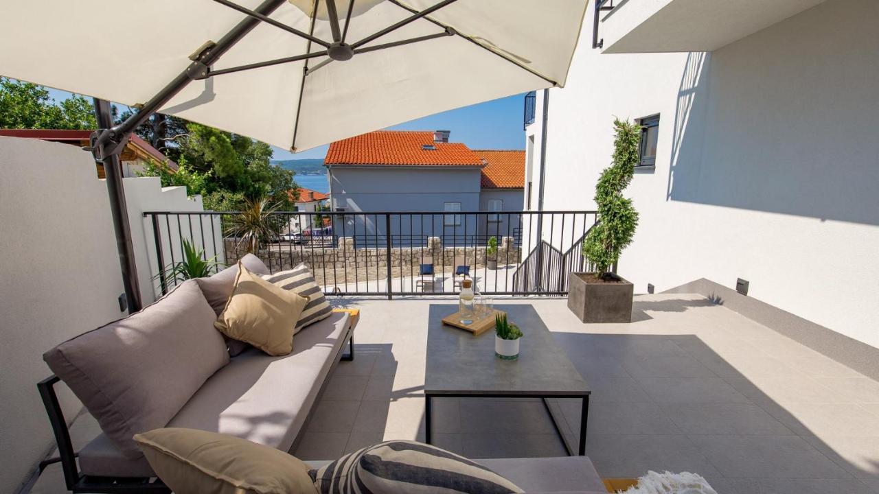 Apartments Villa Frankola With Swimming Pool Crikvenica Kültér fotó
